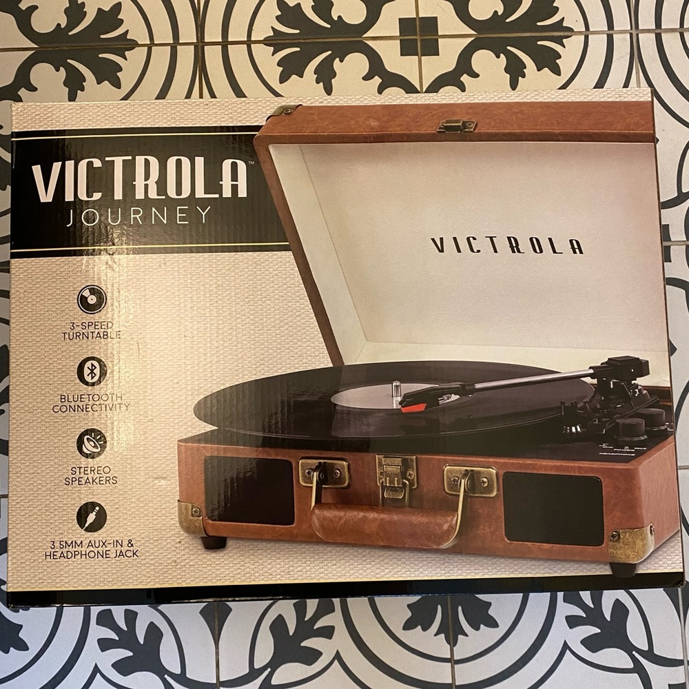 New Victrola Vintage 3-Speed Bluetooth Portable Suitcase Record Player Brown